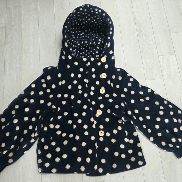 츠모리 치사토 도트 후드 아우터