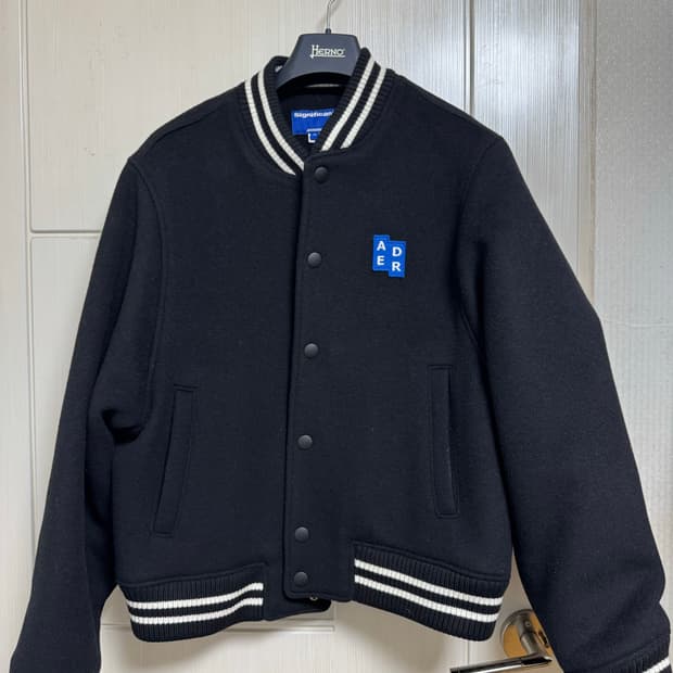 아더에러 바시티자켓