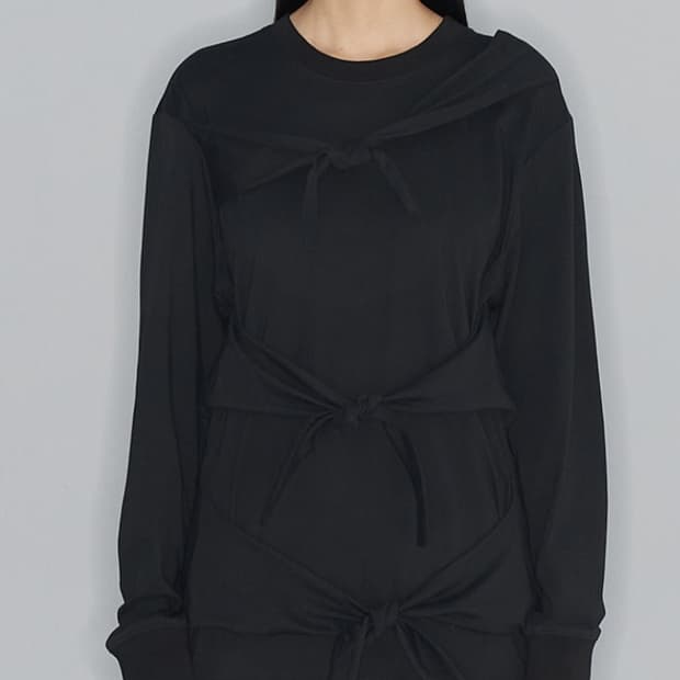 OPEN YY TRIPLE KNOT CREW NECK TOP(BLACK)