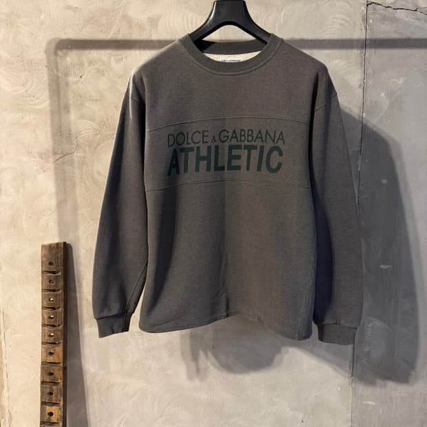 돌체앤가바나 맨투맨 100