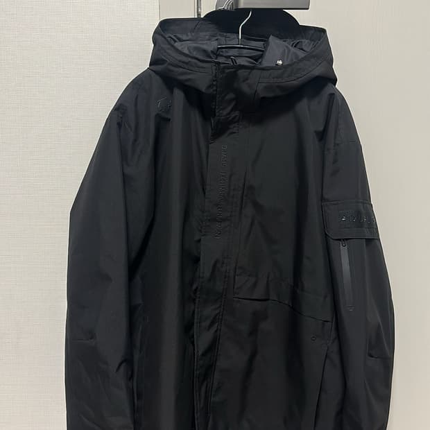 데상트 듀얼리스 헬리움 필로우 자켓