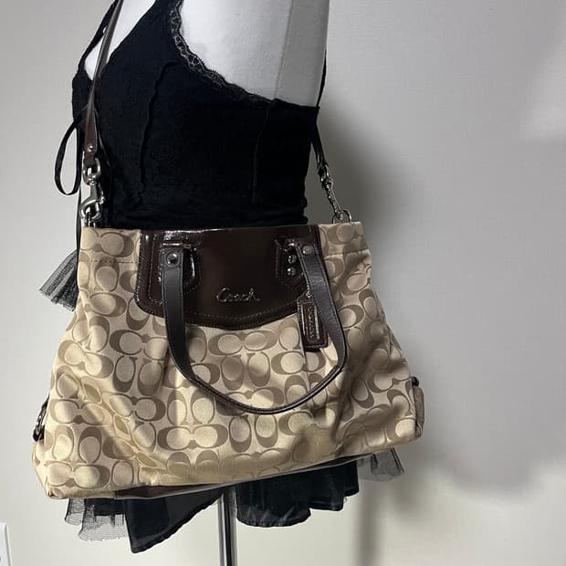 Coach 베이지 브라운 숄더백 크로스백 카페모카 시그니처  라떼갸루