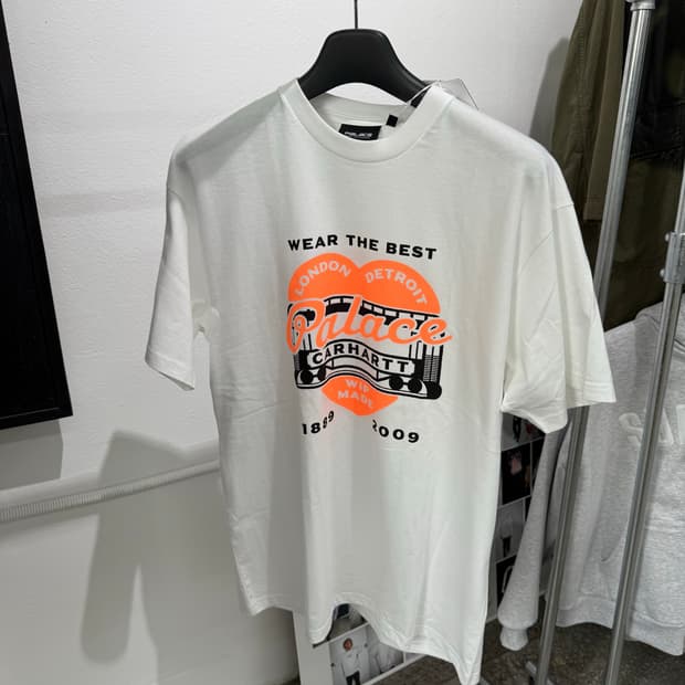 [L,XL] palace x carhartt heart tee