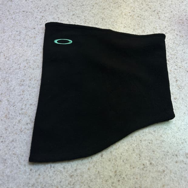 오클리 플리스 넥워머