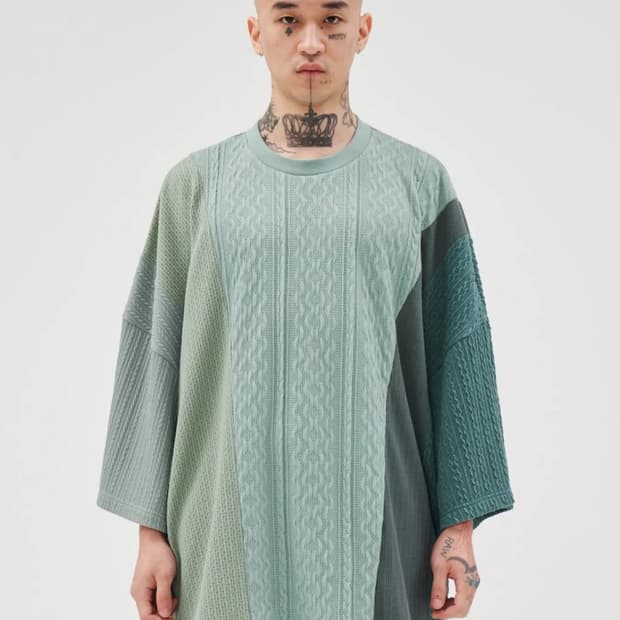 아조바이아조 반팔 니트