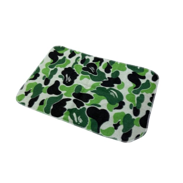 A BATHING APE MINI LAP BLANKET