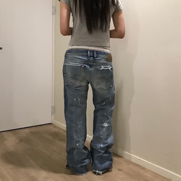 디젤 자탄 부츠컷 디스트로이드 데님 32