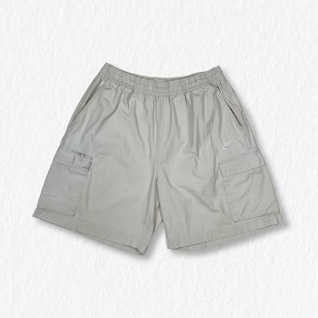 나이키 카고 쇼츠 아이보리