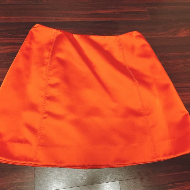 아르켓 새틴 미니 스커트 오렌지 컬러 arket 