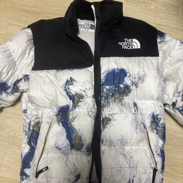 노스페이스 화이트라벨 지구 패딩
