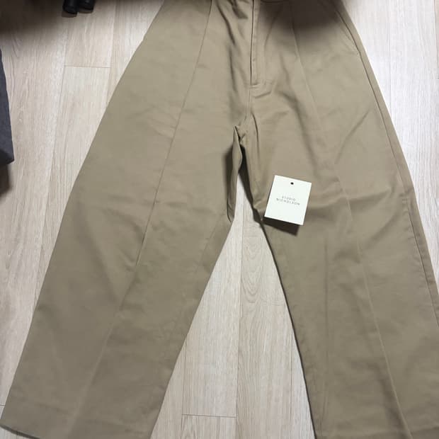 스튜디오 네콜슨 소르테팬츠 탄