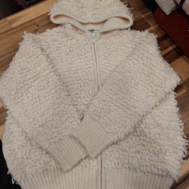 (마지막특가) SJYP 부클니트 후드집업 M 새상품