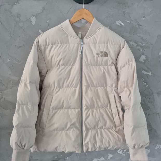 노스페이스 패딩 M 사이즈(95)입니다
ON Ball