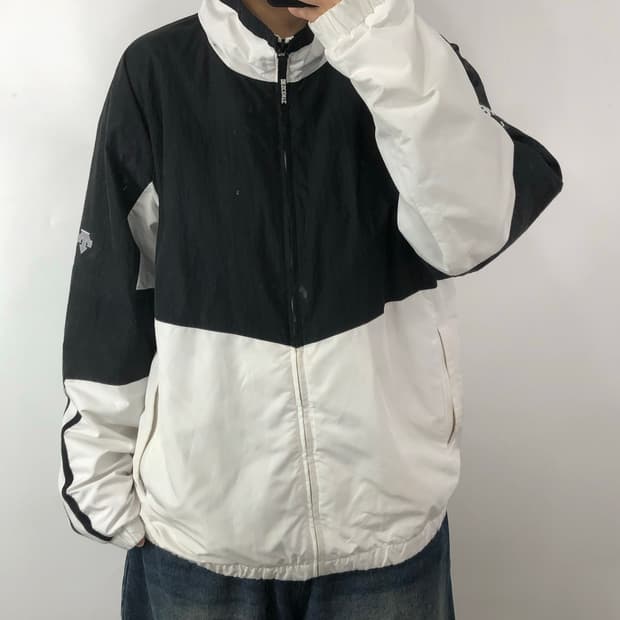 [XL] 데상트 검흰 바람막이