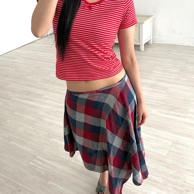 Red Striped Ribbon Point Top