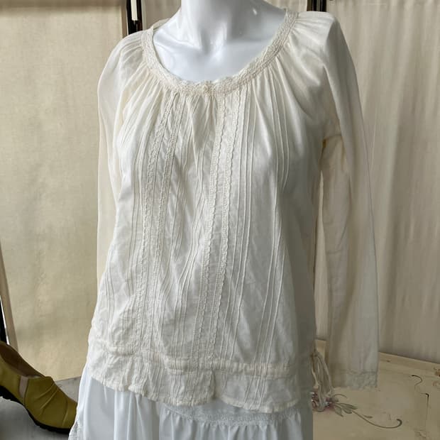 ivory crochet frill long blouse