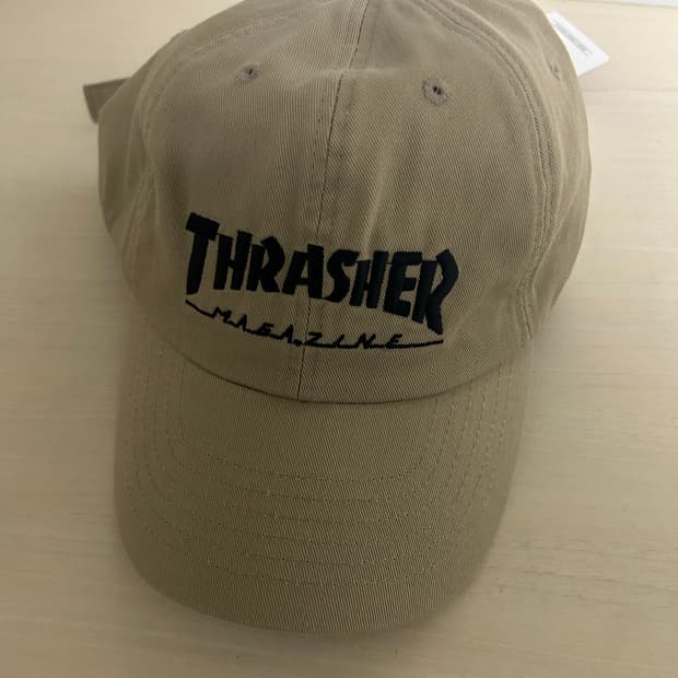 트래셔 볼캡 모자