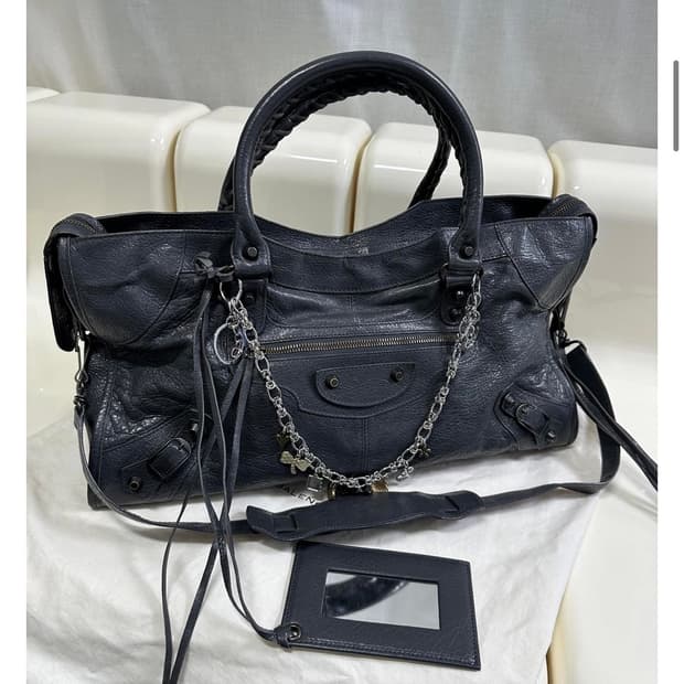 발렌시아가 시티 모터백  파트타임 다크그레이 판매합니다