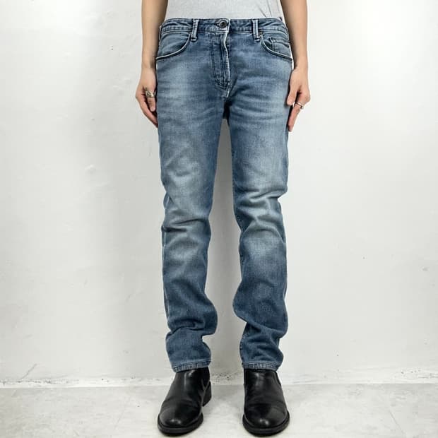 Emporio Armani Slim Tapered Light Wash D