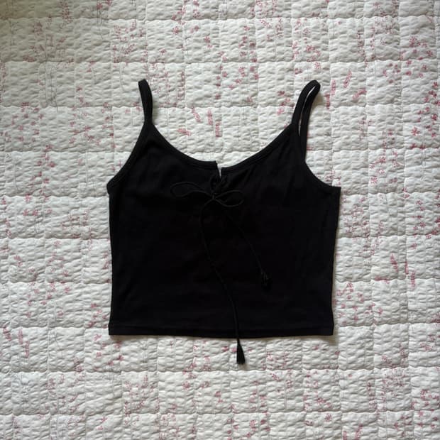 Black sleeveless