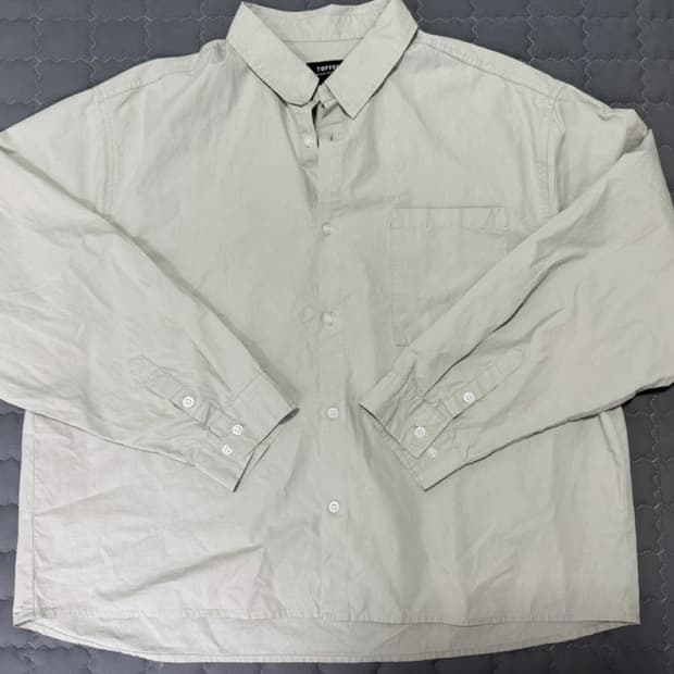 [새상품] 토피 셔츠 팝니다 (2장 가격입니다)