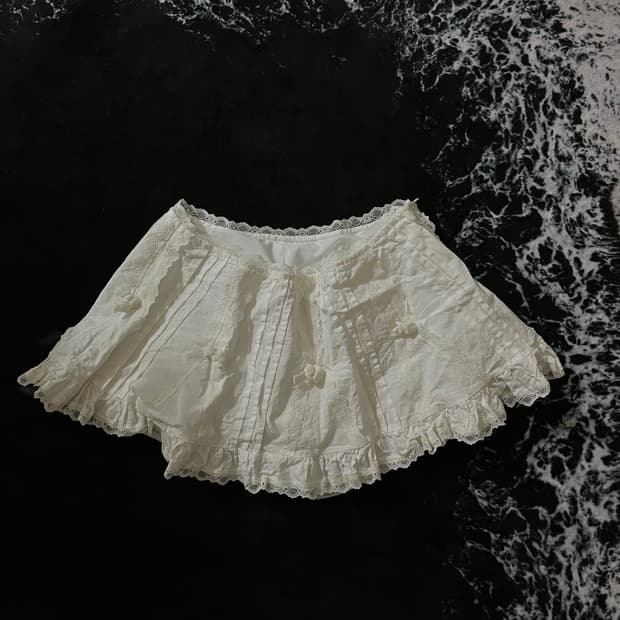 레이스 치마