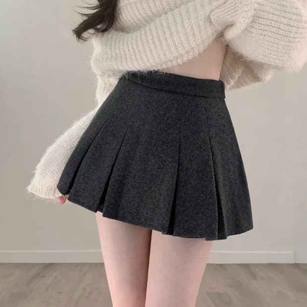 [새제품.바로배송] 루밍엘리스 도톰 기모 플리츠 미니스커트 s