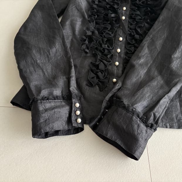 pearl button ruffle shirt 상품이미지1