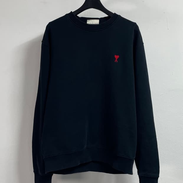 아미 하트로고 스웻 맨투맨 (on.61)