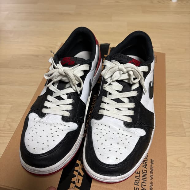 조던 1 레트로 로우 OG 블랙토 260