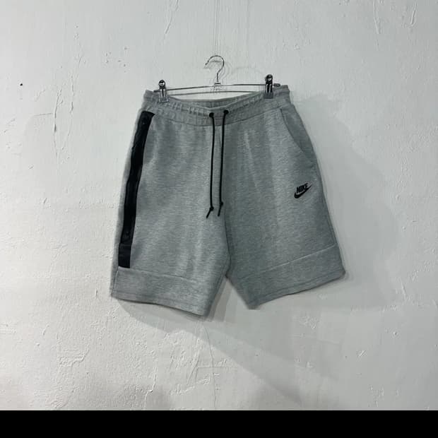 나이키 테크팩 반바지 M