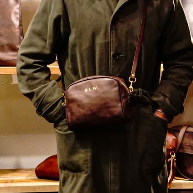 바스코(VASCO) 오피서 파우치 크로스백 판매합니다.