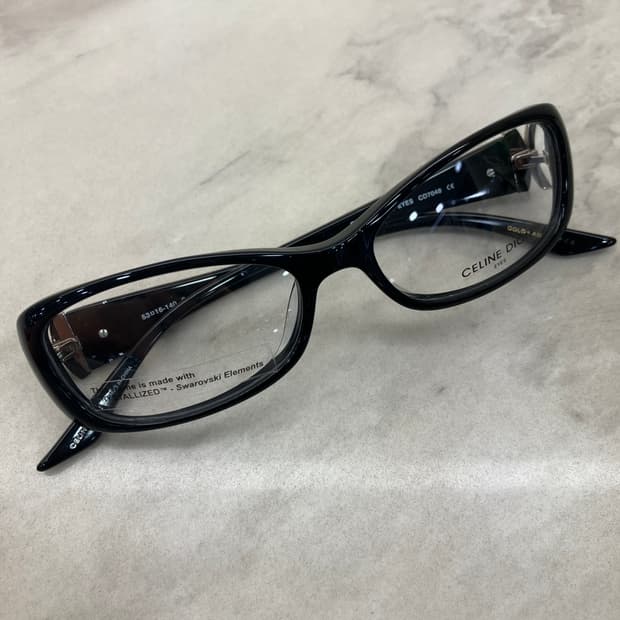 셀린디옹 Celine Dion 블랙 오벌 뿔테 안경