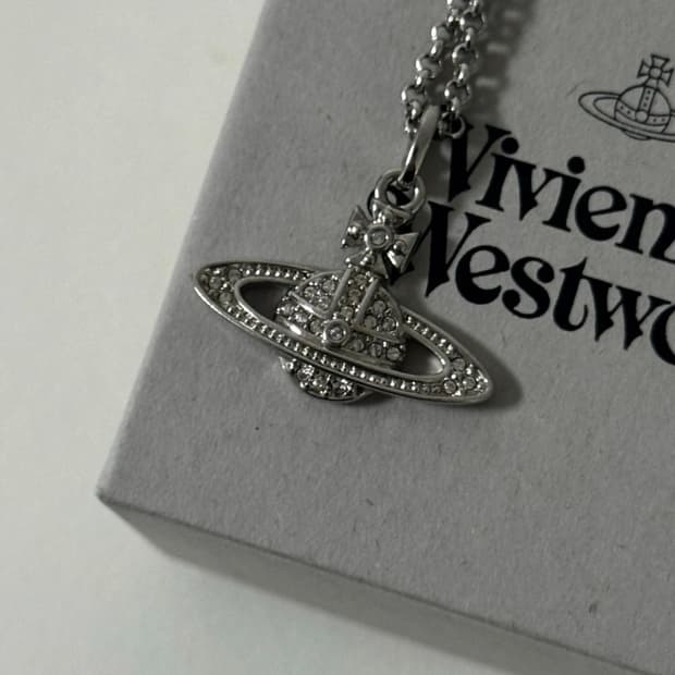 비비안웨스트우드 실버 목걸이