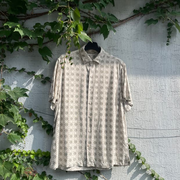 Vintage Hawaiian shirt 