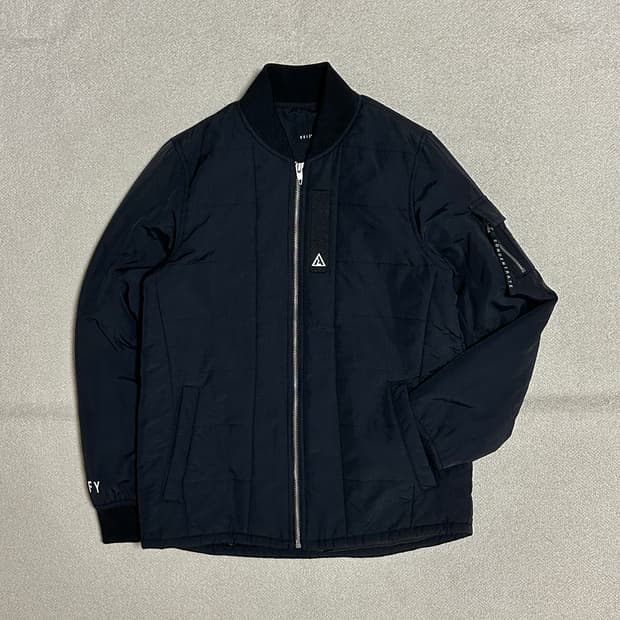 UGIZ 블랙 항공점퍼