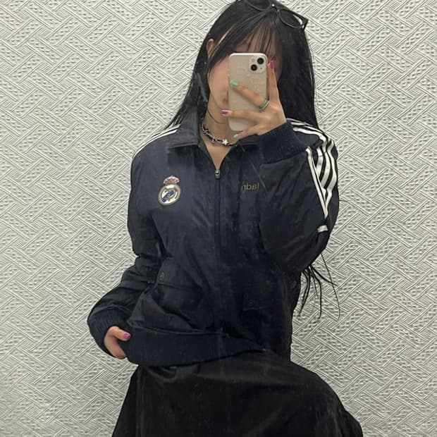 아디다스 레알마드리드 올드스쿨 빈티지 패딩 점퍼100 C06624