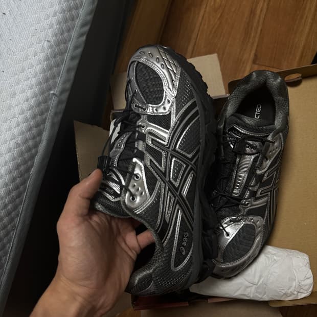 언어펙티드x아식스 젤님버스 10.1 올블랙 / 실버 새제품 판매합니다