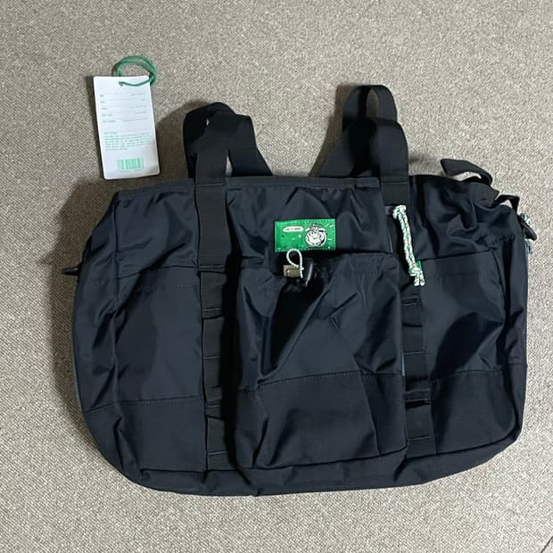 패리티 멀티 스퀘어백 블랙