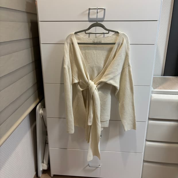 GALLARDAGALANTE 랩 리본 아이보리 니트