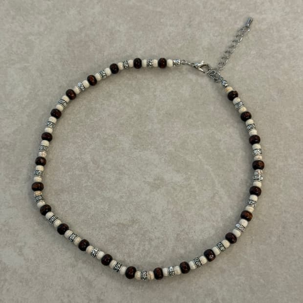 호두나무 레이어드 초커 목걸이