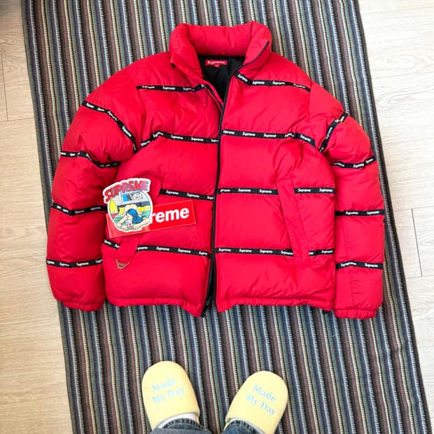 슈프림 테이프 로고 패딩