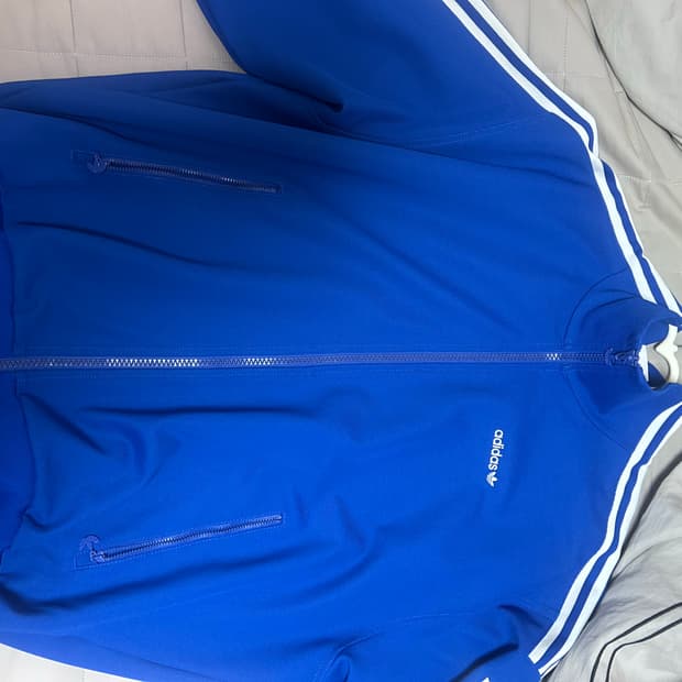 아디다스 트랙탑 저지