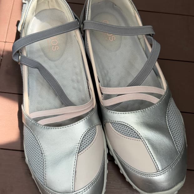 오호스 OJOS Strap Embossed ToeShoes 메리제인 실버