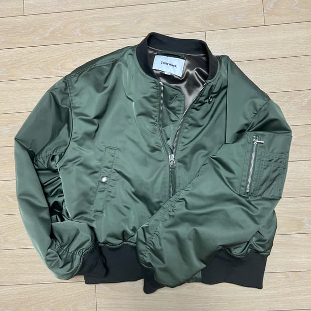 토니웩 크롭 봄버