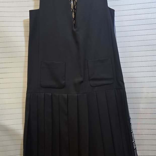  력키슈에뜨 블랙 플리츠 원피스 레이스업 카라