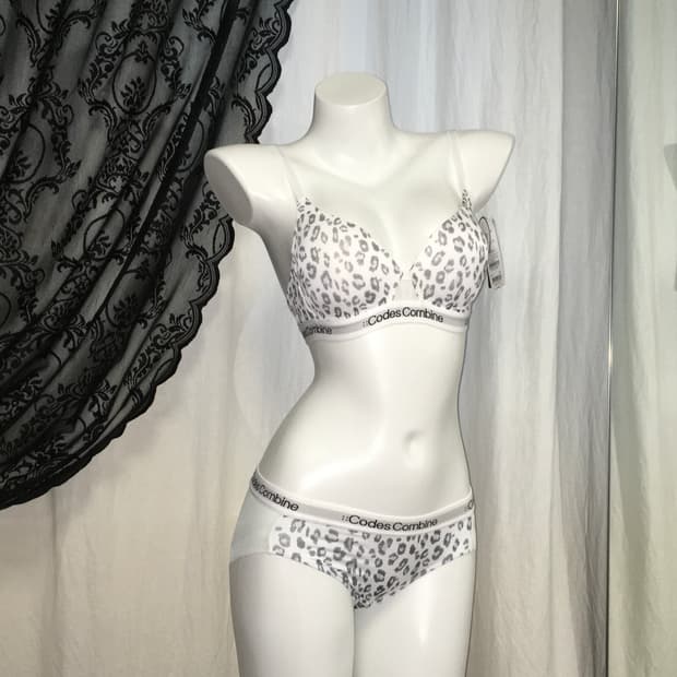 코데즈컴바인 라이트 레오파드 노와이어 브라 팬티 이너웨어 세트