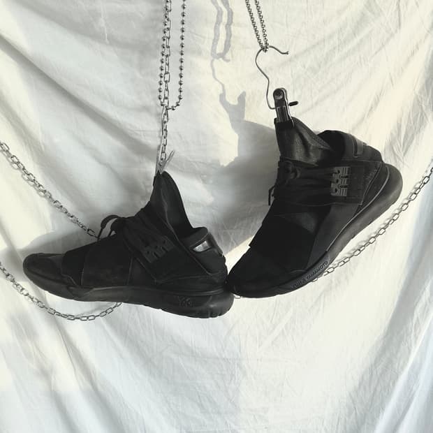 Y-3 콰사 미드 트리플블랙