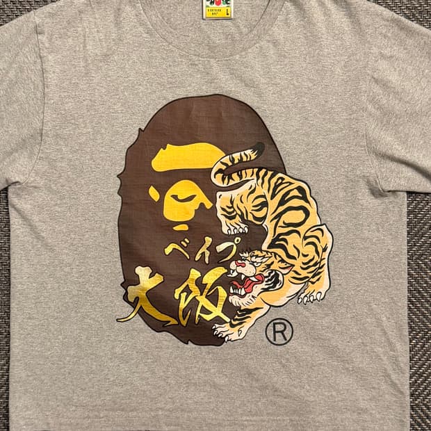BAPE 베이프 반팔 L (오사카 구매)