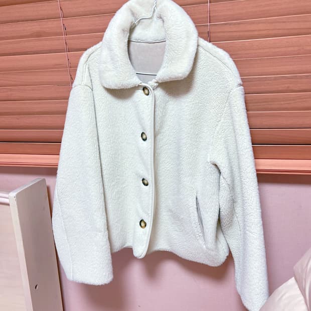 에잇세컨즈 아이보리 뽀그리 퍼 자켓🍪